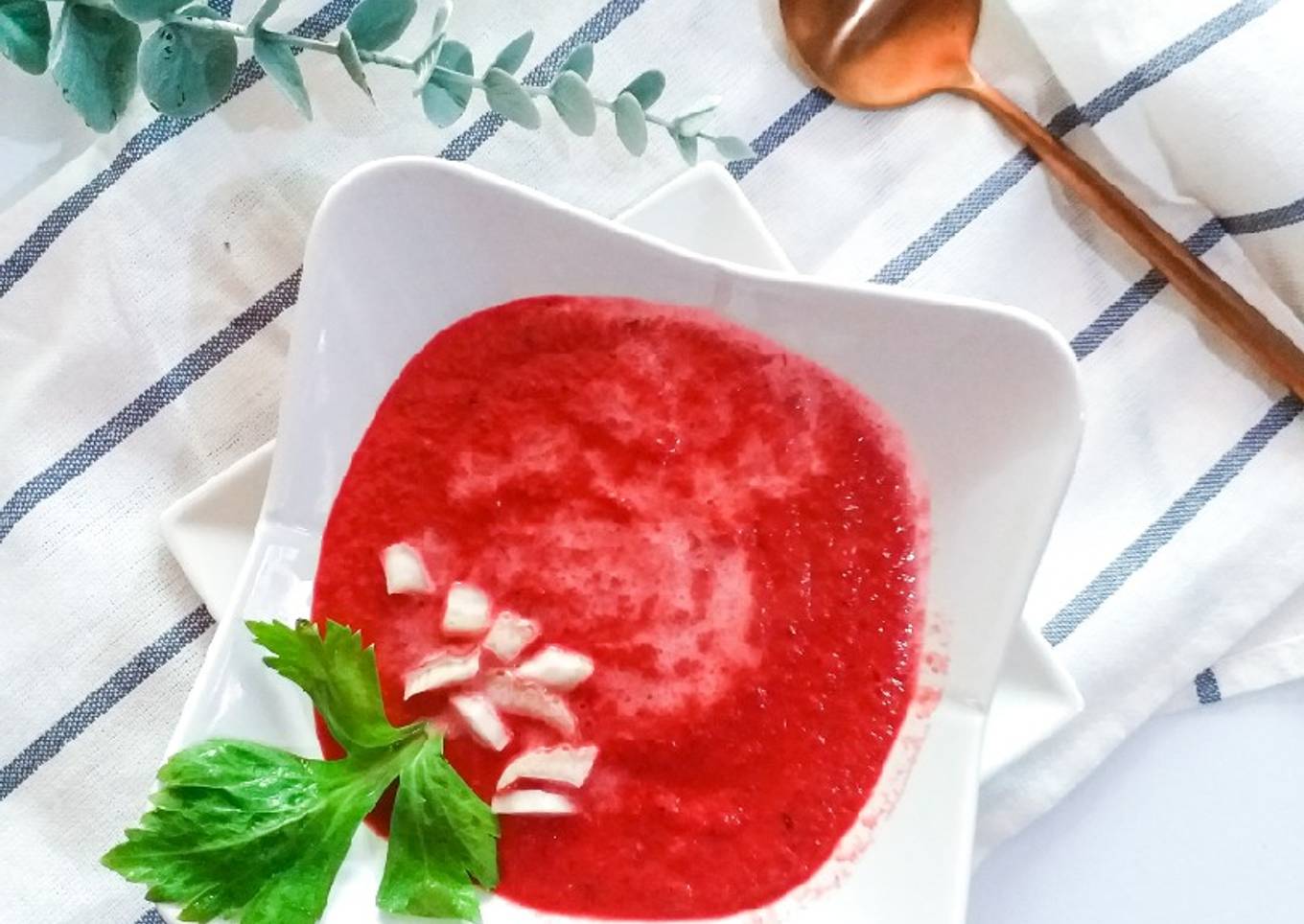 Sup sayuran dengan bit