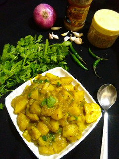 दम आलू (dum aloo recipe in Hindi) रेसिपी मुख्य फोटो
