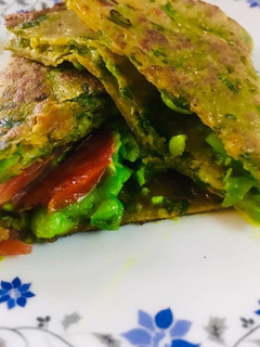 A picture of Palak roti wrap.