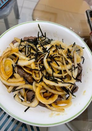 涼拌洋蔥牛肉 的食譜成品照片