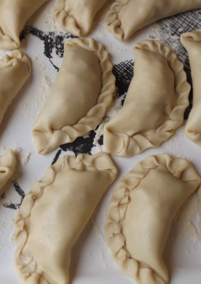 Una foto de Empanadas de salchichas de Viena y bacon ahumado para congelar