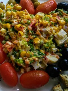 Una foto de CORAZÓN de Vegetales, con atún y alioli...!! 💕❤