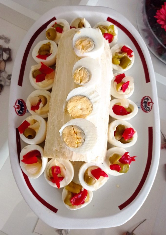 Una foto de Pionono relleno con crema de yemas