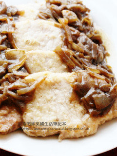 豬排佐黑糊椒醬(附黑胡椒醬diy做法) 的食譜成品照片