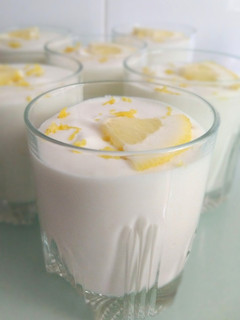 Una foto de Mousse de limón con leche condensada