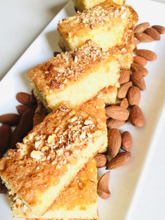 A picture of Almond Cake.