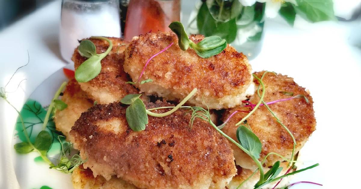 рецепт индейки в сухарях. шницель. котлеты шницель индейки. шницель из индейки панированный. индейка котлеты в панировке.