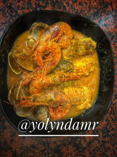 Una foto de Rape con almejas y gambas
