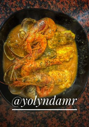 Una foto de Rape con almejas y gambas