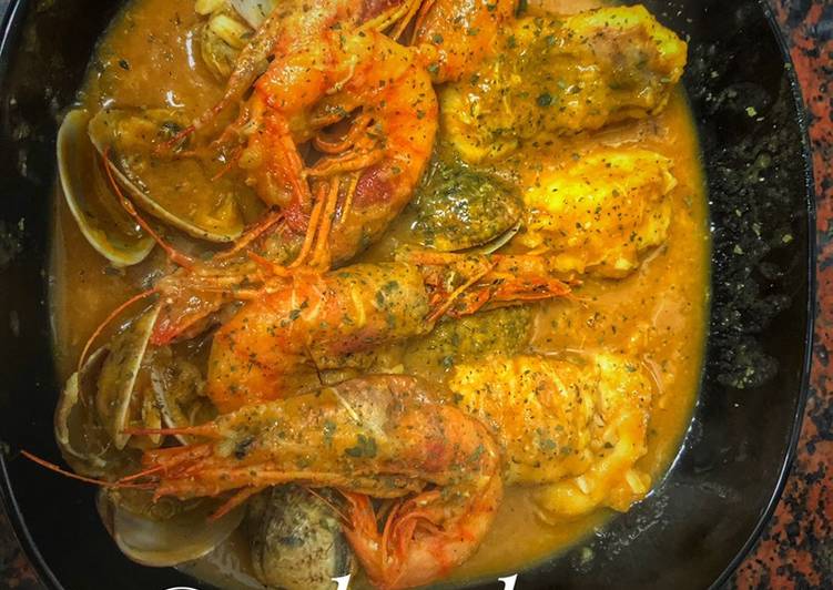 Rape con almejas y gambas
