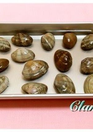 A picture of How to Easily Remove Sand from Clams.