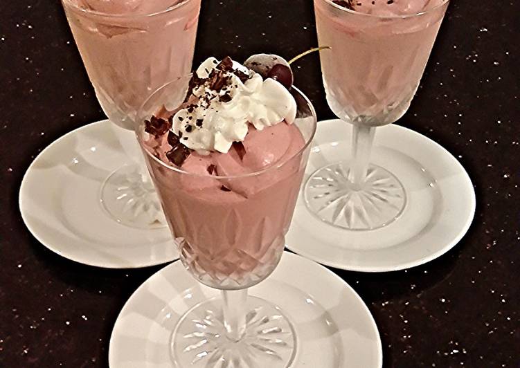 Step-by-Step Guide to Prepare Homemade Fresh Cherrie Mousse