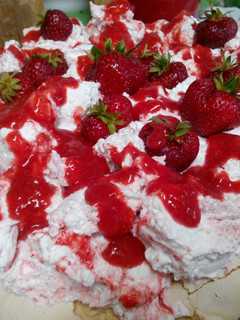 A picture of Strawberry pavlova.