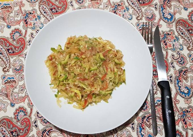 Shirataki rice with zucchini sauce