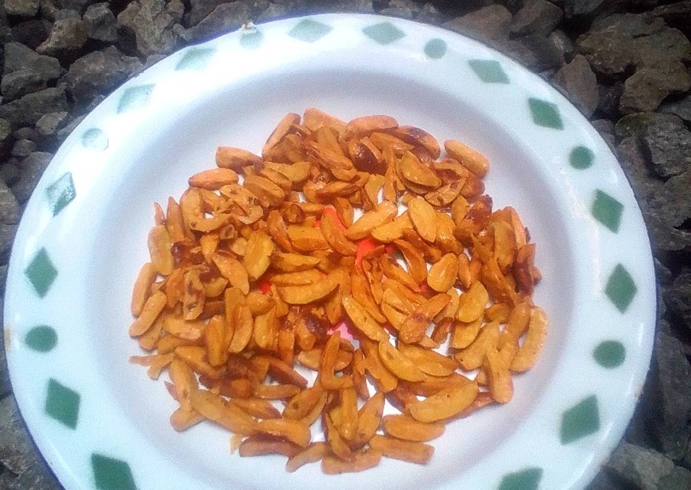 Biji rambutan goreng