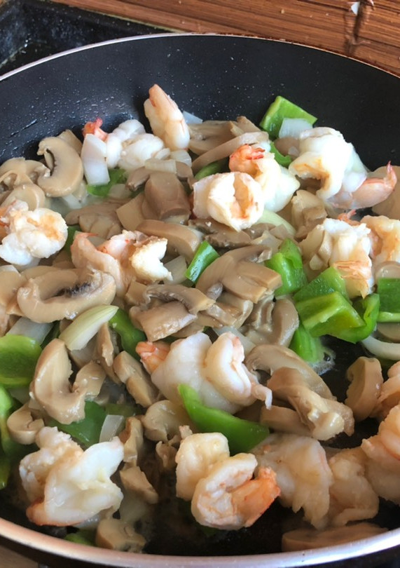 Una foto de Camarones con hongos 🍄