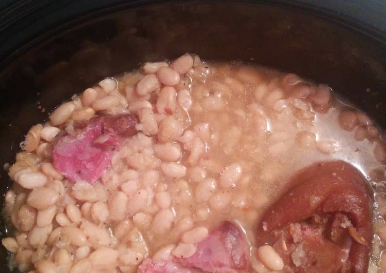 Crock Pot Great Northern Beans Recipe By Richard Cookpad