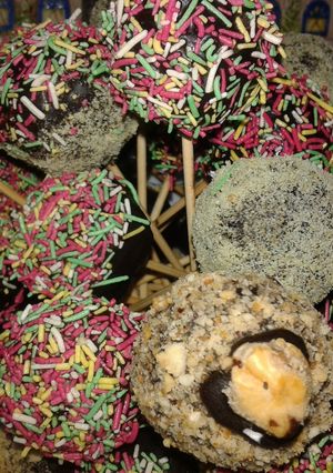A picture of Cake Pops !.