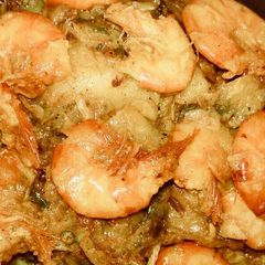 A picture of Bangla Lau Chingri (prawn-bottle gourd curry).