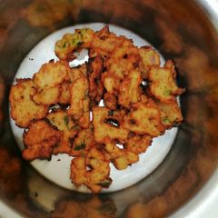 Cabbage vada A picture of Cabbage vada.