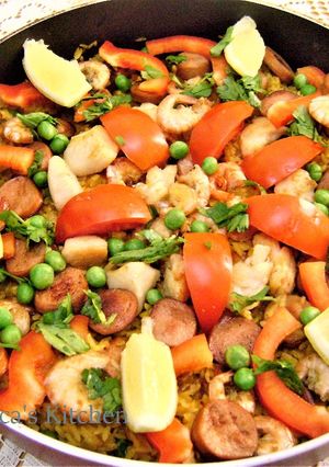 A picture of Spanish Paella.