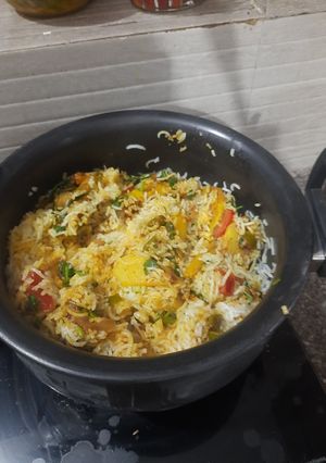 મટકા વેજ પુલાવ (Matka Veg Pulao Recipe In Gujarati) રેસીપી મુખ્ય ફોટો