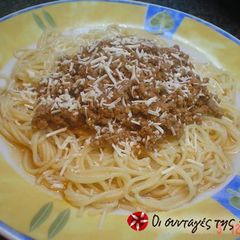 A picture of Spaghetti with ground meat.