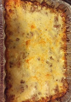 A picture of Cheesy Meaty Lasagna.
