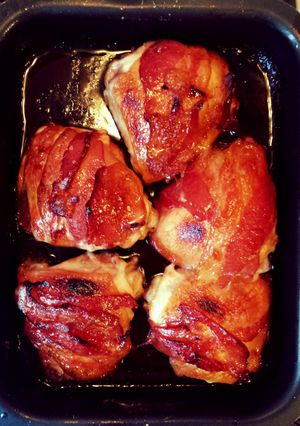 A picture of Backon wrapped chicken hips.