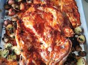 Una foto de pescado al chile guajillo