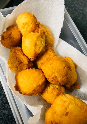 A picture of Deep fried cake batter.