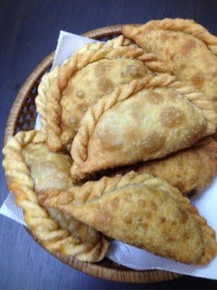 A picture of Empanada de Carne.