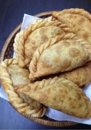 A picture of Empanada de Carne.