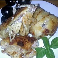 A picture of Sig's breaded, filled pancake parcels.