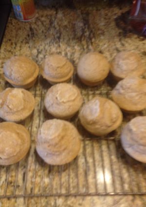 A picture of Cinnamon Oatmeal Muffins.