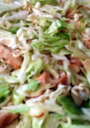 A picture of Chinese Chicken Salad.