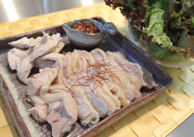 Step-by-Step Guide to Prepare Homemade Moist and Healthy Poached Chicken