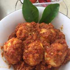 รูปของ Telur bumbu bali