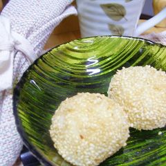 A picture of Chewy Non-fried Sesame Balls.