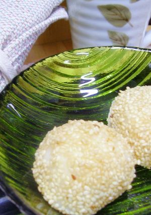 A picture of Chewy Non-fried Sesame Balls.