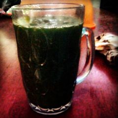 A picture of greeny healthy juice.