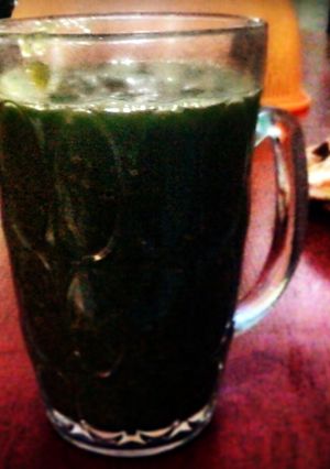 A picture of greeny healthy juice.