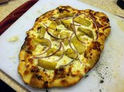 A picture of artichoke pizza