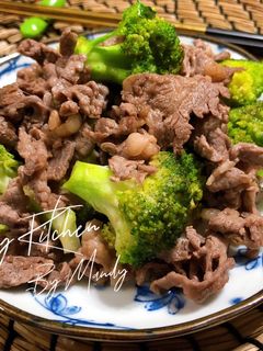 梅花牛炒綠花椰菜 的食譜成品照片