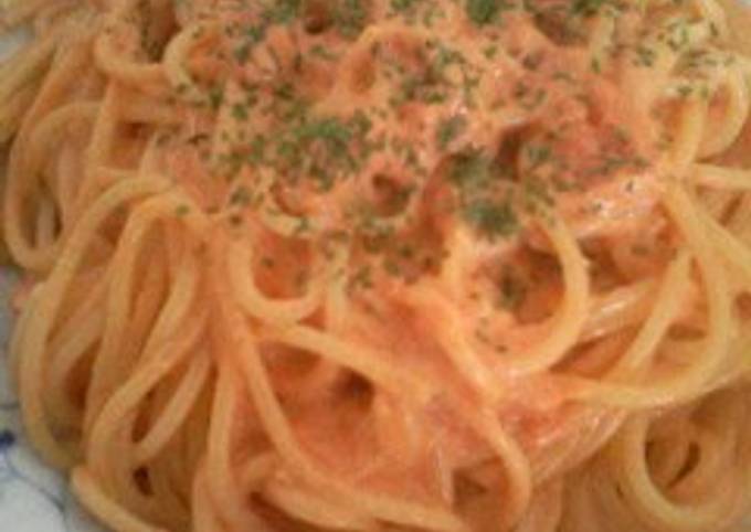 Easy Crab and Tomato Cream Spaghetti