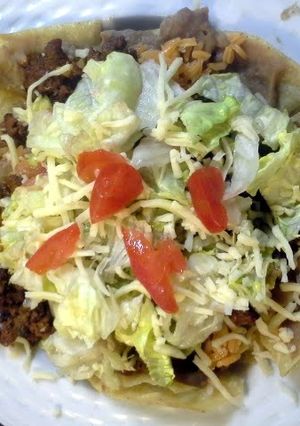 A picture of Mexican nachos.