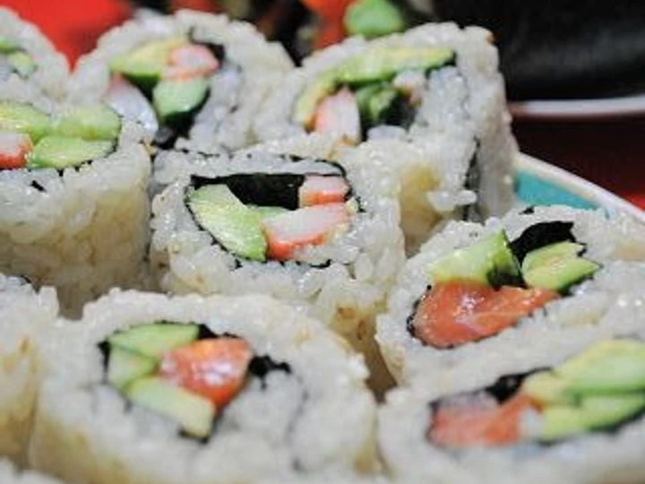 Easy Ways Make|Recipe} California Rolls and Seattle Rolls, Perfect