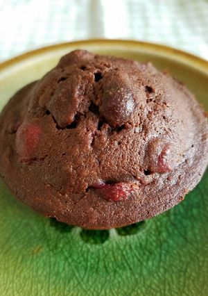A picture of Cranberry Dark Chocolate Muffins.