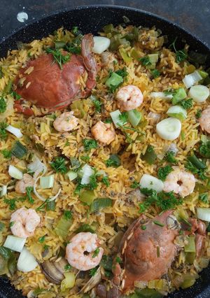 Una foto de PAELLA ó ARROZ A LA MARINERA
