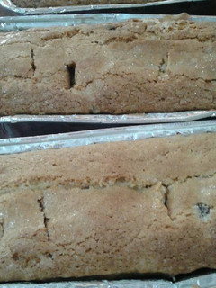 Una foto de Budín de vainilla con nueces y chips de chocolate